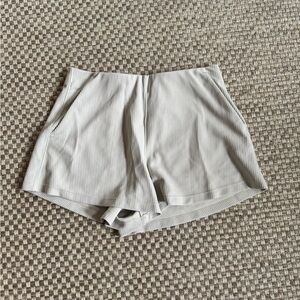 Women's Lululemon Taupe Ribbed Knit Shorts